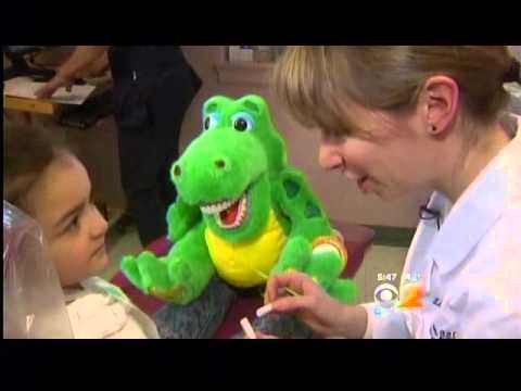 image of Dr. Lisa Van Eyndhoven, DMD, with patient